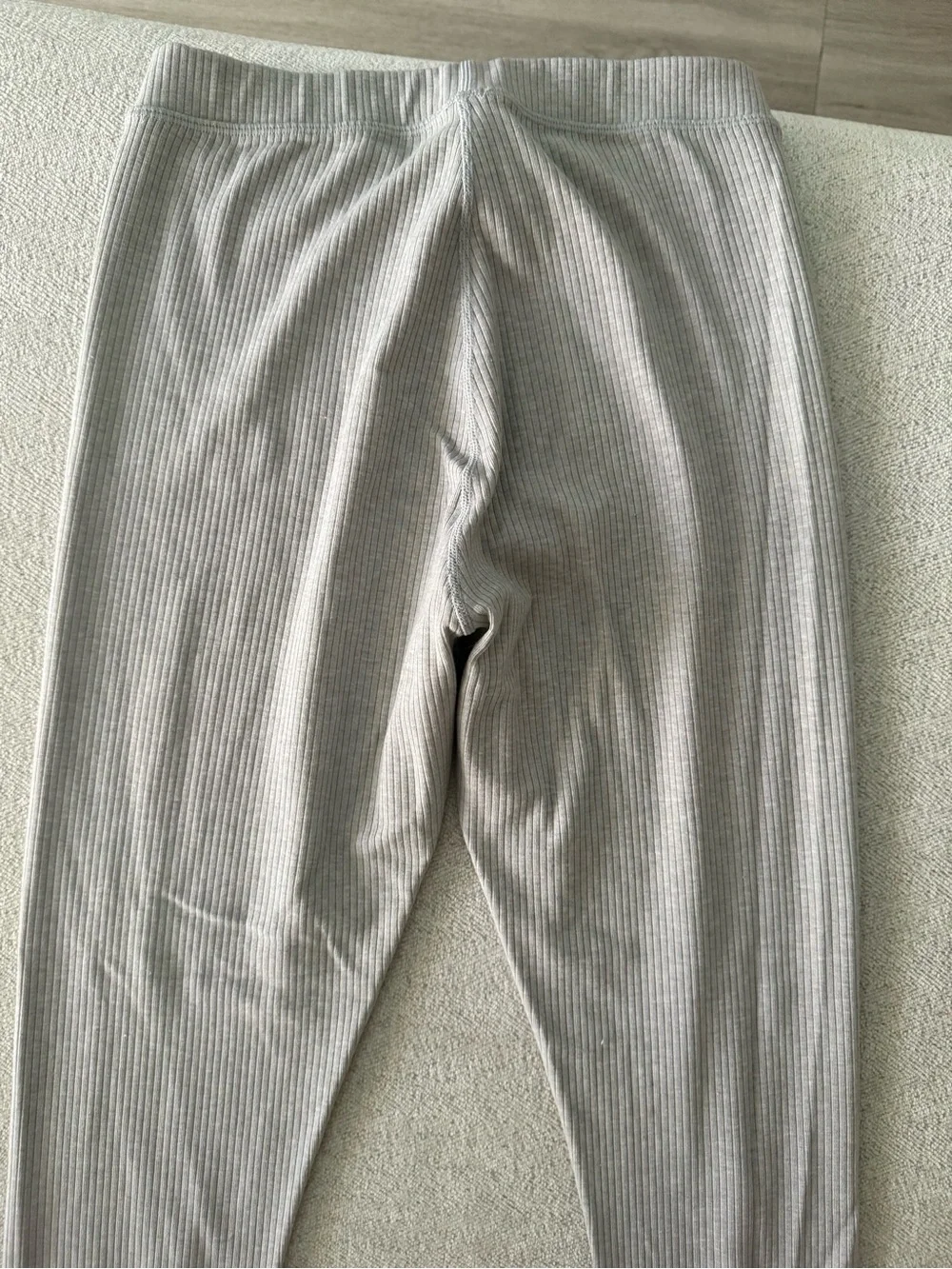 ALO Yoga Ribbed Wide-Leg Leggings in Light Grey